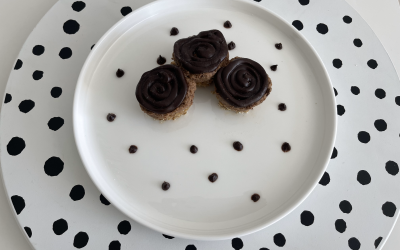 Copas de Avena y Crema de Maní con Hummus de Chocolate